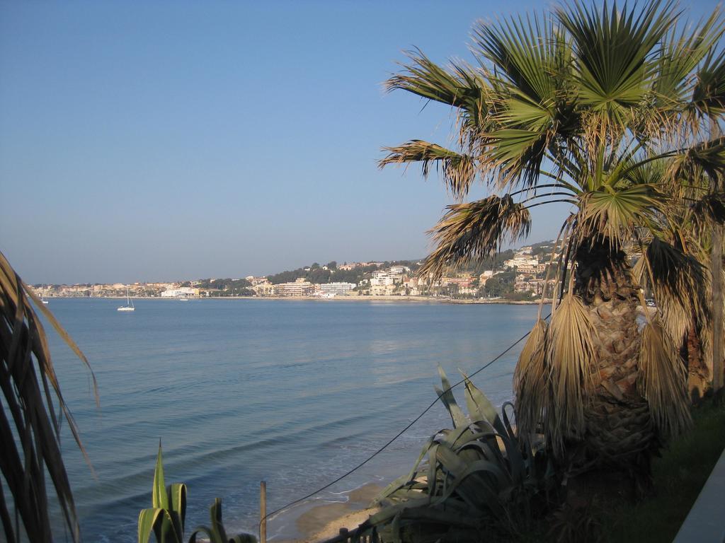 50M Plage T2 Grande Terrasse Vue Mer Climatise Piscine Chauffee, Parking Clos Gratuit Sanary-sur-Mer Εξωτερικό φωτογραφία